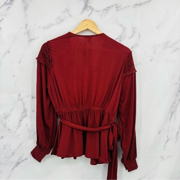 Torrid Crinkle Gauze Lace Inset Surplice Top - Madder Brown - Picture 6 of 8